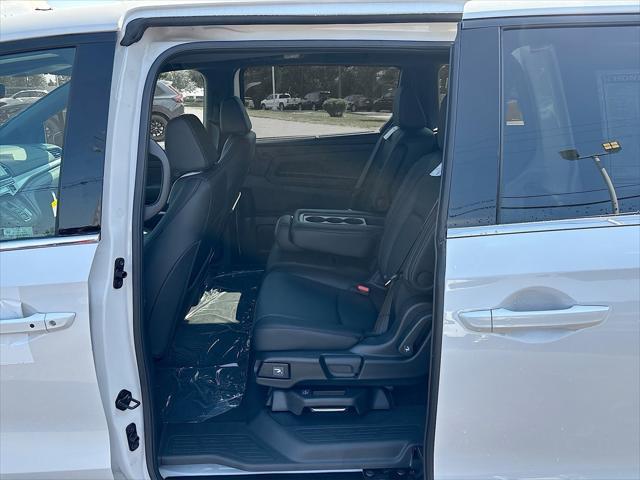 Photo of 2025 PLATINUM_WHTIE Honda Odyssey