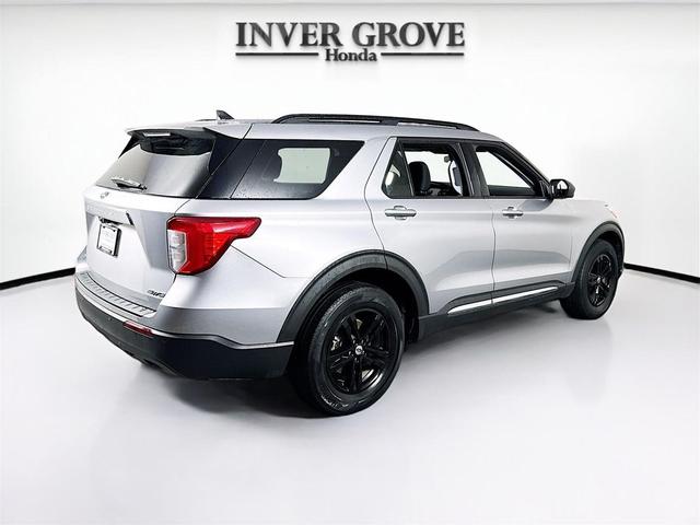 Photo of 2021 Iconic Silver Metallic Ford Explorer