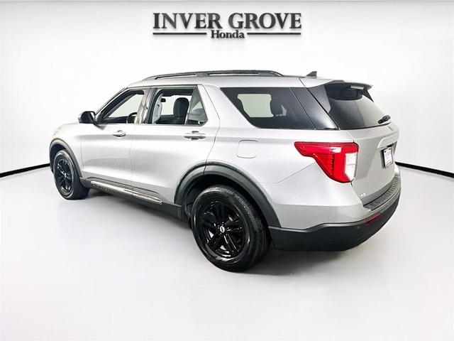 Photo of 2021 Iconic Silver Metallic Ford Explorer