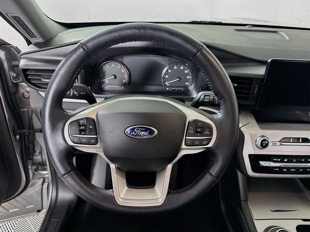 Photo of 2021 Iconic Silver Metallic Ford Explorer
