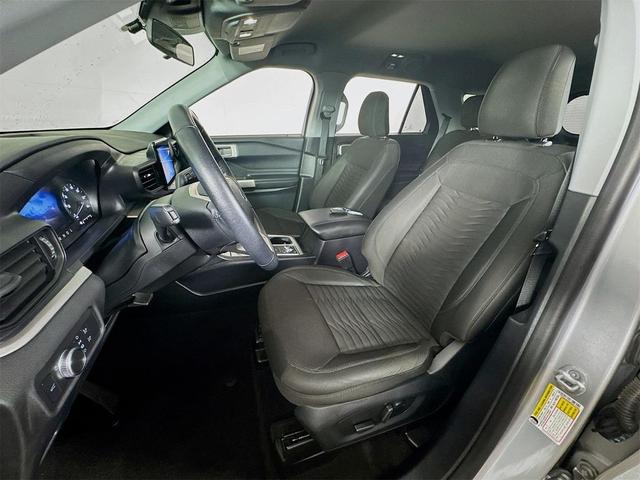 Photo of 2021 Iconic Silver Metallic Ford Explorer