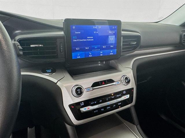 Photo of 2021 Iconic Silver Metallic Ford Explorer