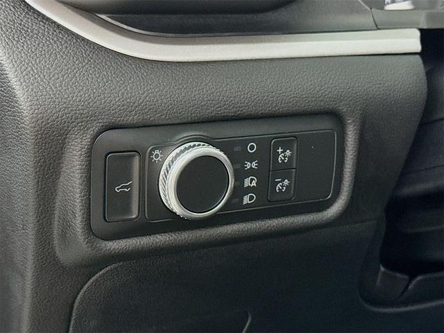 Photo of 2021 Iconic Silver Metallic Ford Explorer