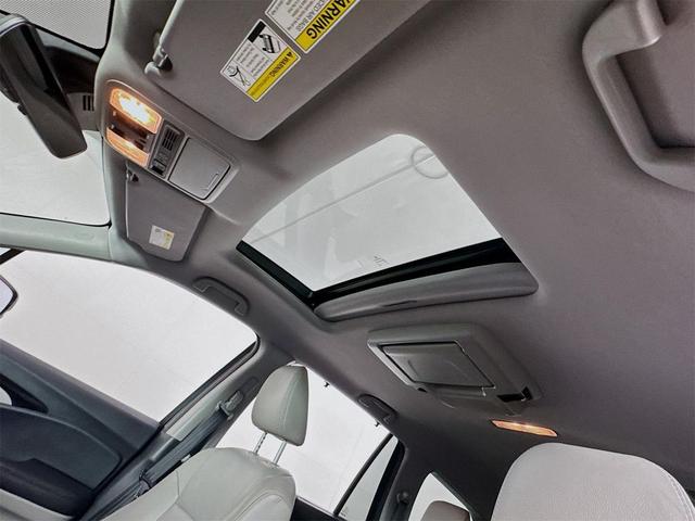 Photo of 2022 Blue Honda Pilot
