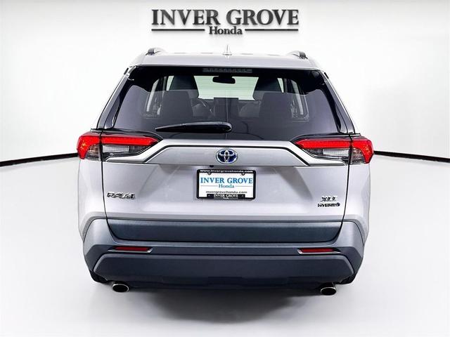 Photo of 2022 Silver Toyota RAV4 Hybrid