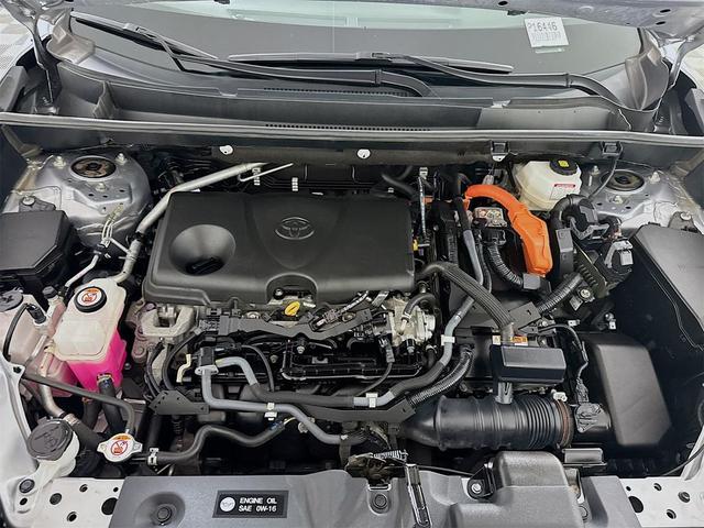 Photo of 2022 Silver Toyota RAV4 Hybrid