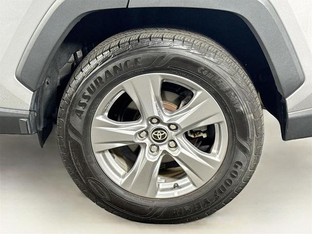 Photo of 2022 Silver Toyota RAV4 Hybrid