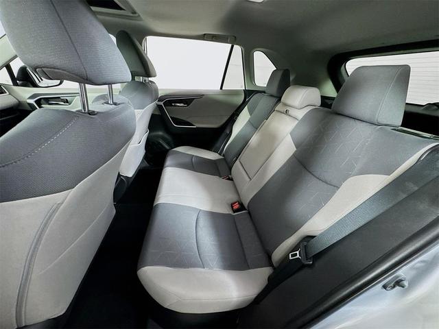 Photo of 2022 Silver Toyota RAV4 Hybrid