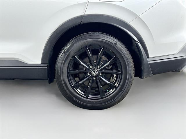 Photo of 2024 White Honda CR-V Hybrid