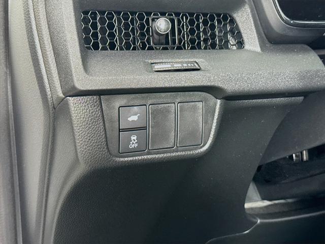 Photo of 2024 White Honda CR-V Hybrid