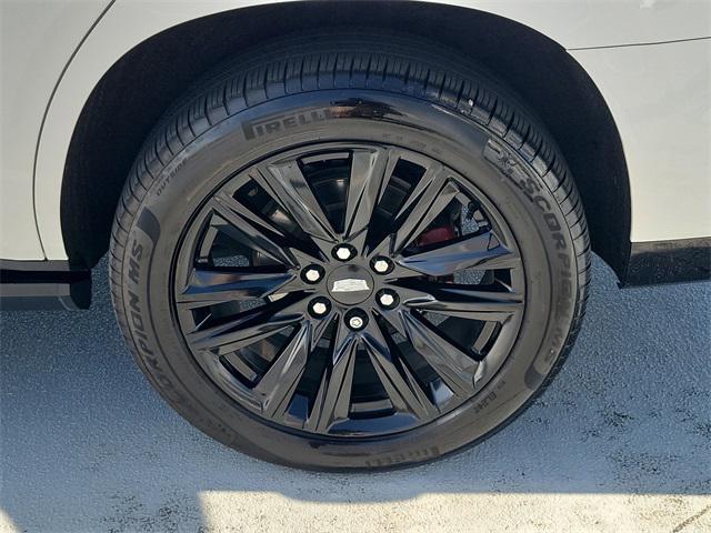 Photo of 2021 Crystal White Tricoat Cadillac Escalade