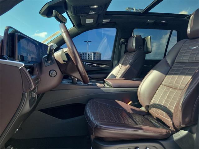 Photo of 2021 Crystal White Tricoat Cadillac Escalade