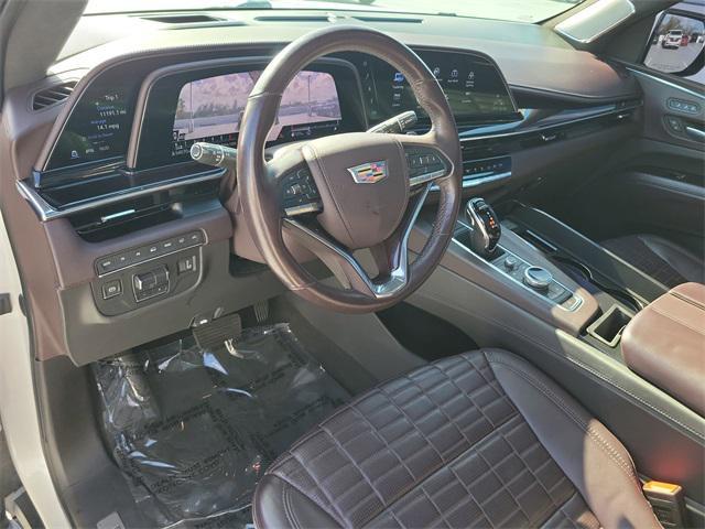 Photo of 2021 Crystal White Tricoat Cadillac Escalade