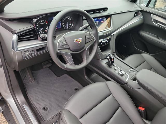 Photo of 2025 Argent Silver Metallic Cadillac XT5