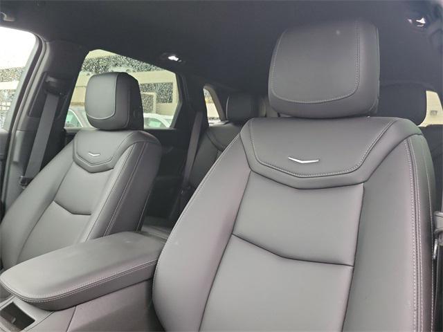 Photo of 2025 Argent Silver Metallic Cadillac XT5