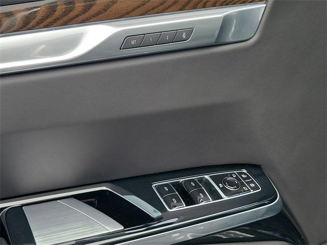 Photo of 2025 Argent Silver Metallic Cadillac Escalade