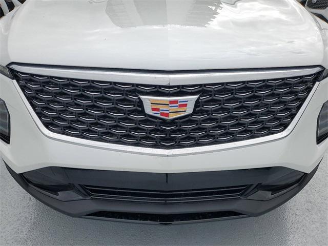 Photo of 2025 Crystal White Tricoat Cadillac XT4