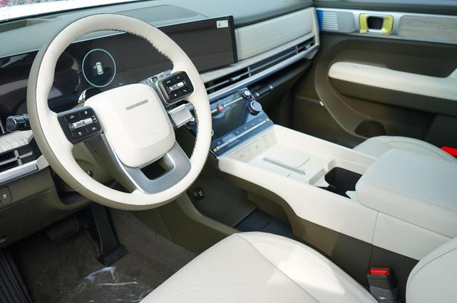 Photo of 2025 Gray Hyundai SANTA FE HEV