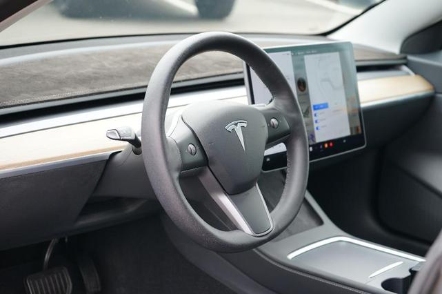 Photo of 2021 Deep Blue Metallic Tesla Model 3