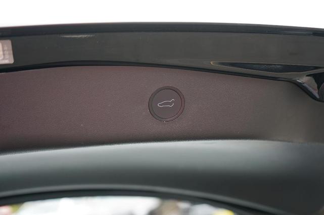 Photo of 2021 Deep Blue Metallic Tesla Model 3