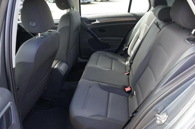 Photo of 2018 Platinum Gray Metallic Volkswagen Golf