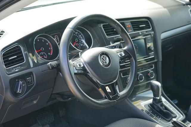 Photo of 2018 Platinum Gray Metallic Volkswagen Golf