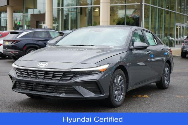 2024 Hyundai Elantra Hev