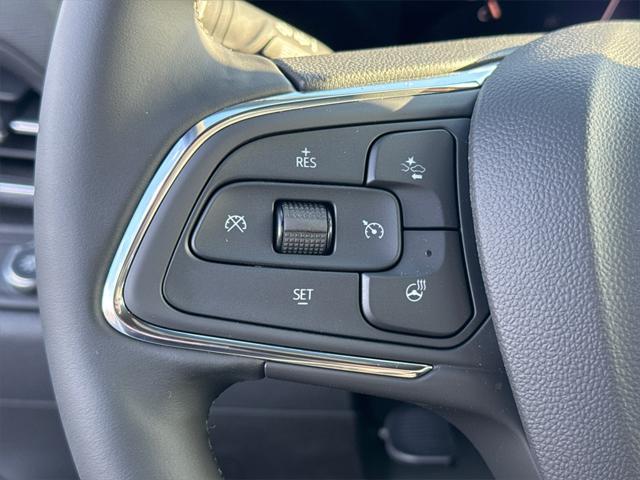 Photo of 2025 Summit White Buick Envista