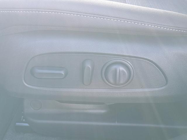 Photo of 2025 Summit White Buick Envista