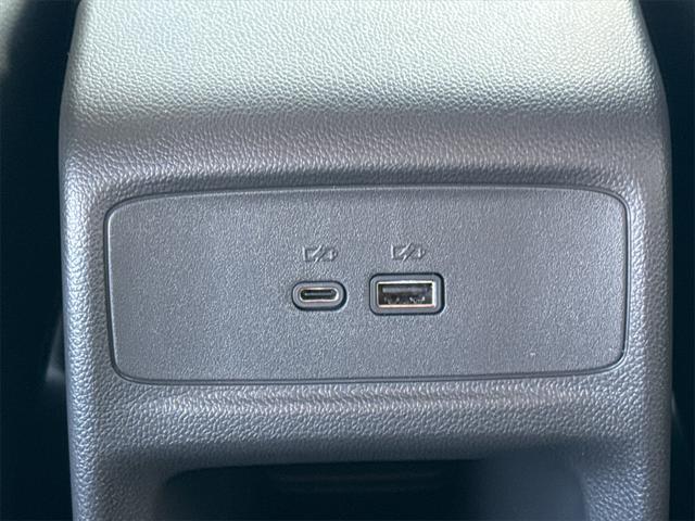 Photo of 2025 Summit White Buick Envista