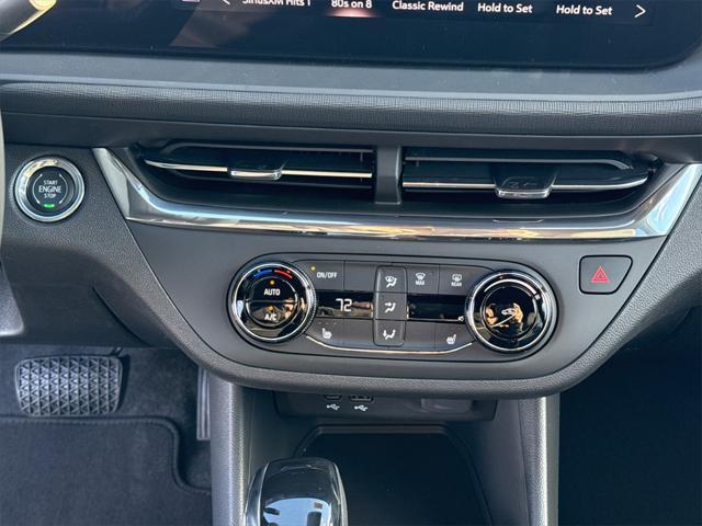 Photo of 2025 Summit White Buick Envista