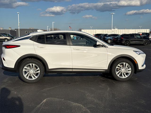 Photo of 2025 Summit White Buick Envista