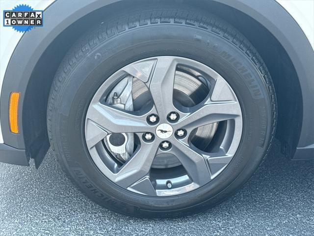 Photo of 2022 White Metallic Ford Mustang Mach-E