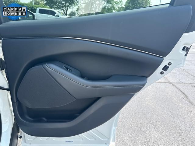 Photo of 2022 White Metallic Ford Mustang Mach-E