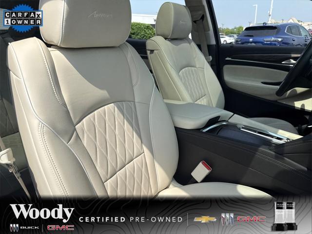 Photo of 2023 White Frost Tricoat Buick Enclave