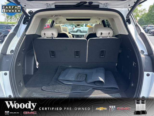 Photo of 2023 White Frost Tricoat Buick Enclave