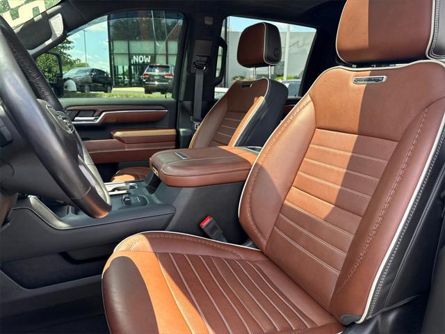 Photo of 2024 Onyx Black GMC Sierra 2500