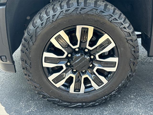Photo of 2024 Onyx Black GMC Sierra 2500