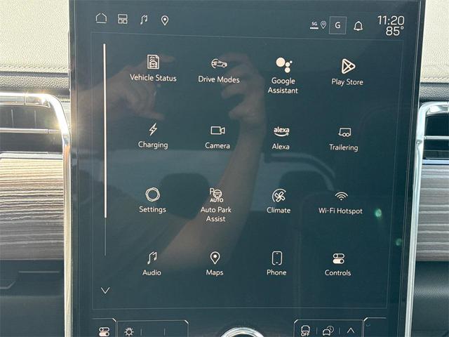 Photo of 2025 Deep Ocean Metallic GMC Sierra EV