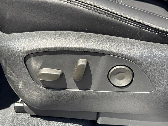 Photo of 2025 Deep Ocean Metallic GMC Sierra EV