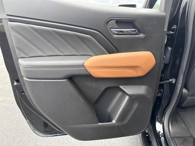 Photo of 2025 Onyx Black GMC Canyon