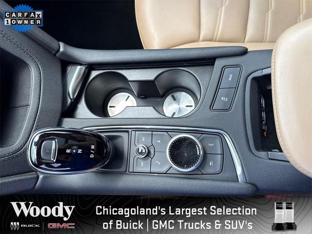 Photo of 2023 Crystal White Tricoat Cadillac XT6