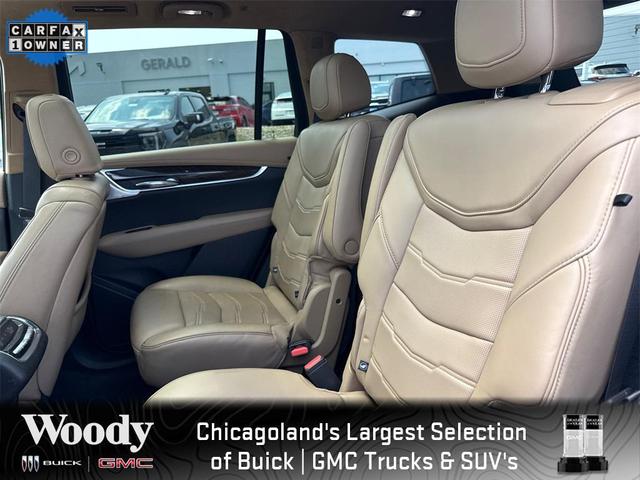 Photo of 2023 Crystal White Tricoat Cadillac XT6