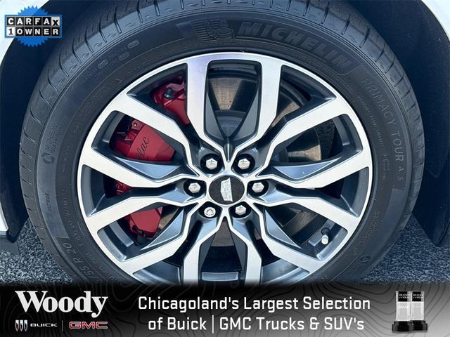 Photo of 2023 Crystal White Tricoat Cadillac XT6