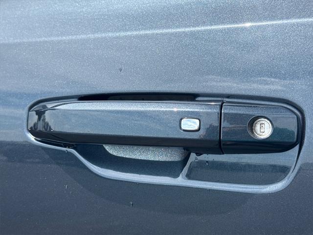 Photo of 2025 Graphite Blue Metallic GMC HUMMER EV Pickup