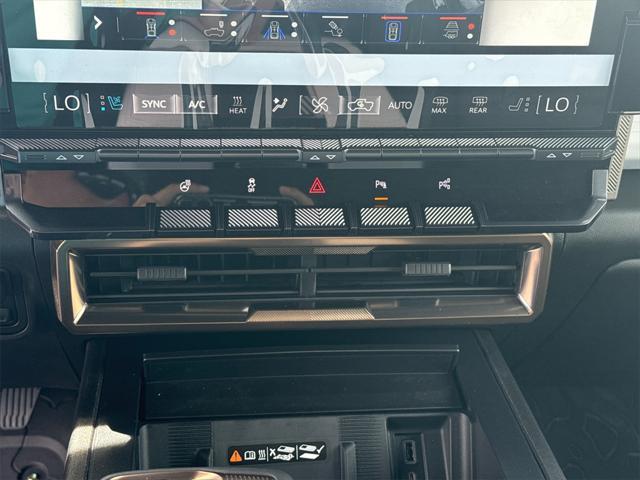 Photo of 2025 Graphite Blue Metallic GMC HUMMER EV Pickup