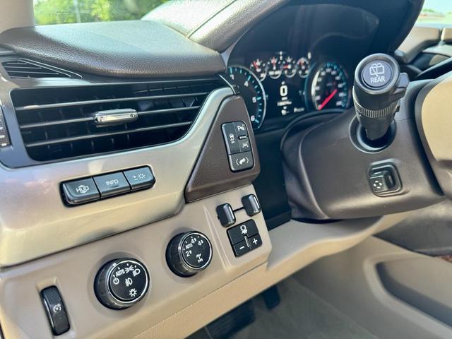 Photo of 2016 Summit White Chevrolet Suburban