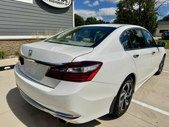 Photo of 2016 White Orchid Pearl Honda Accord