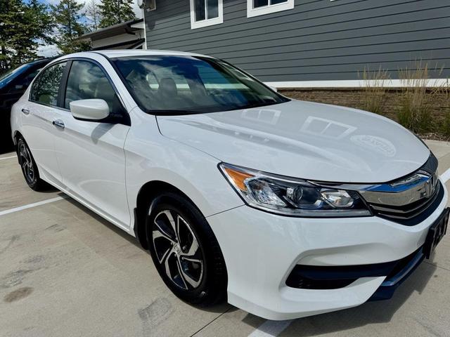 Photo of 2016 White Orchid Pearl Honda Accord