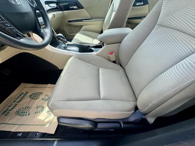 Photo of 2016 White Orchid Pearl Honda Accord